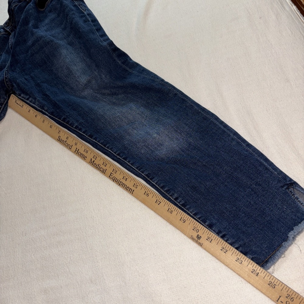 Kenzie Jeans‎ Dark Wash Skinny Crop Fray Hem Ankle Women's Size 14/32 - Picture 2 of 8